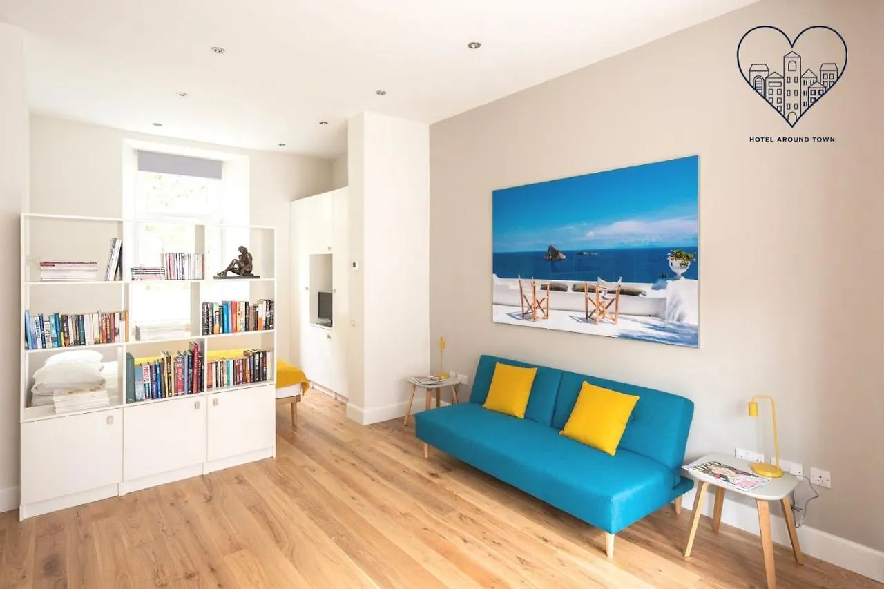 Artist\'S Studio In Stockbridge contacts